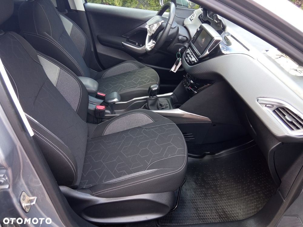 Peugeot 2008 1.2 Pure Tech GPF Active - 19