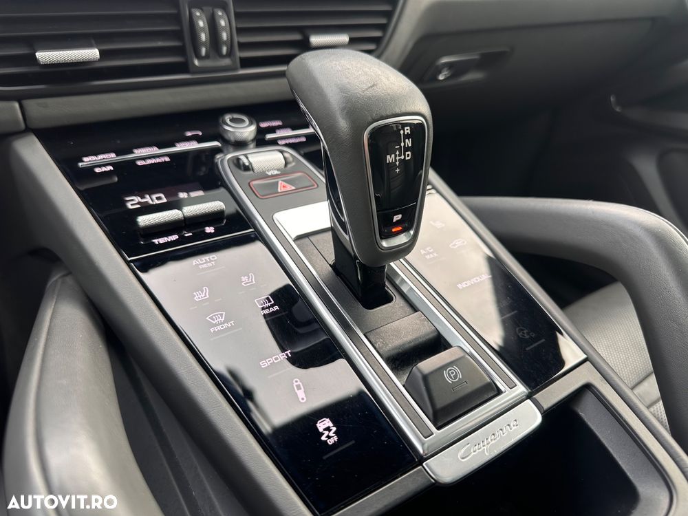 Porsche Cayenne S - 12