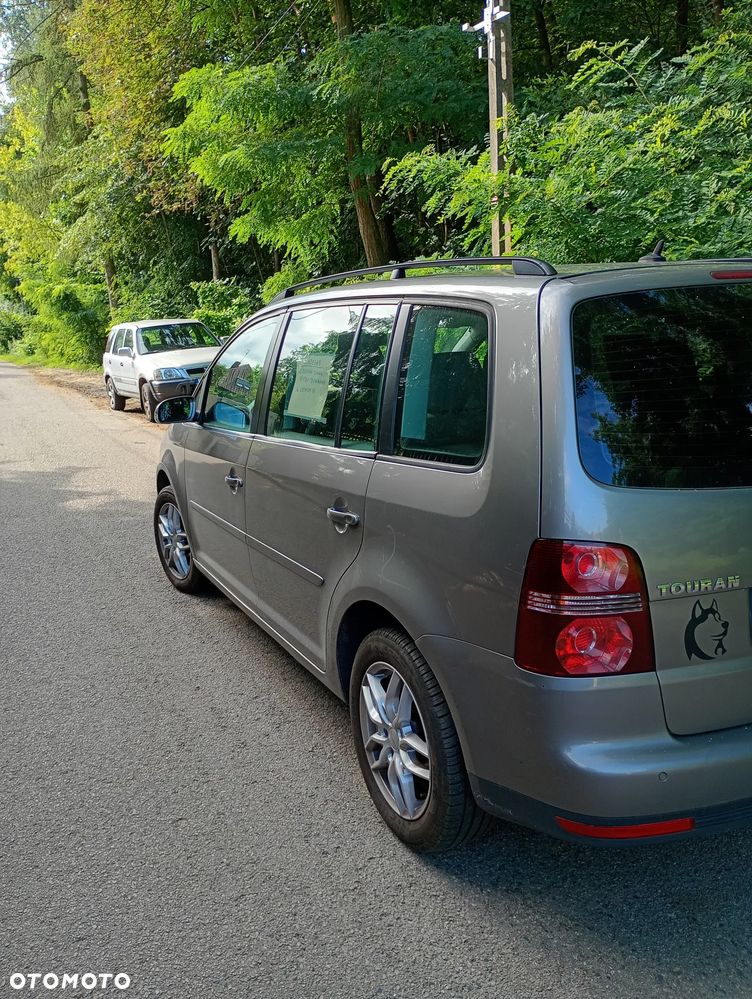 Volkswagen Touran 1.9 TDI DPF Highline DSG - 13