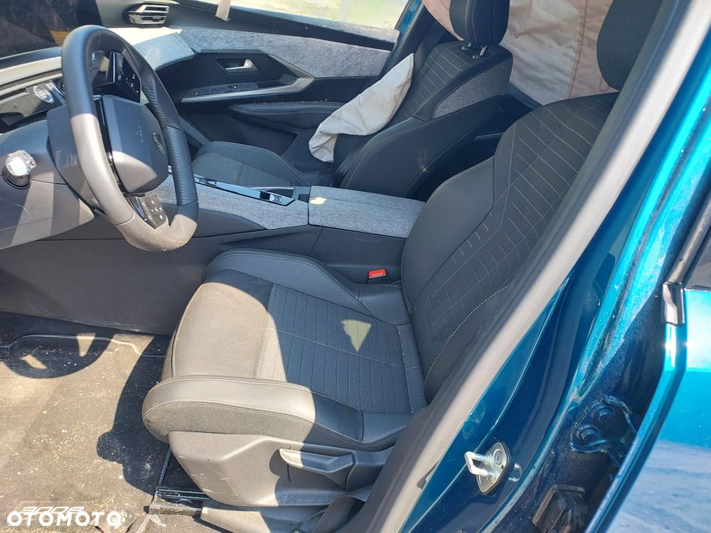 Peugeot 3008 1.2 PureTech mHEV Allure Pack S&S e-DCS6 - 14