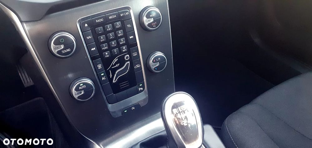 Volvo V40 D2 Momentum - 29