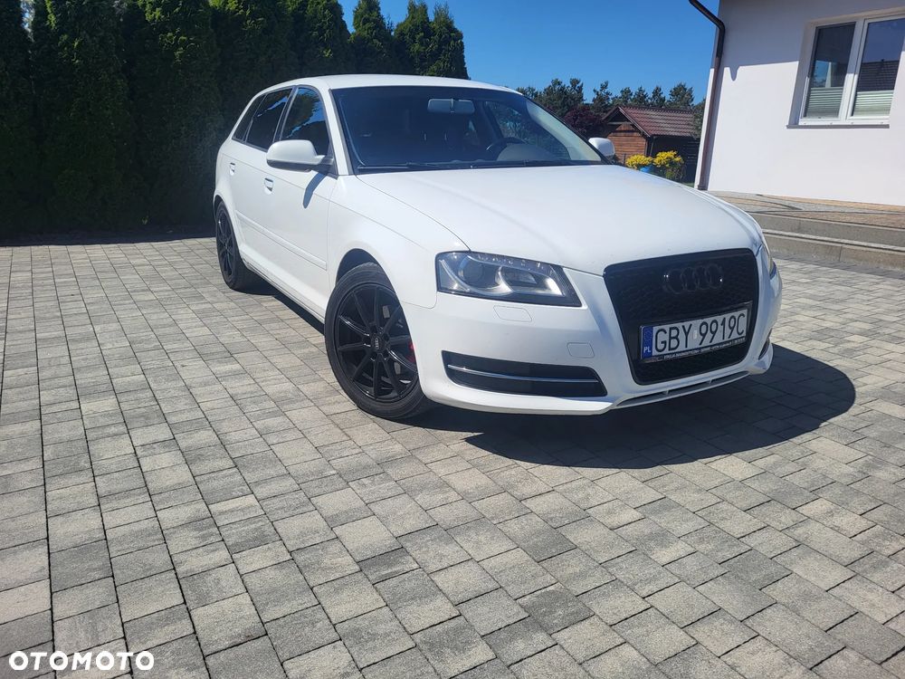 Audi A3 Sportback 1.6 TDI DPF Ambiente - 3