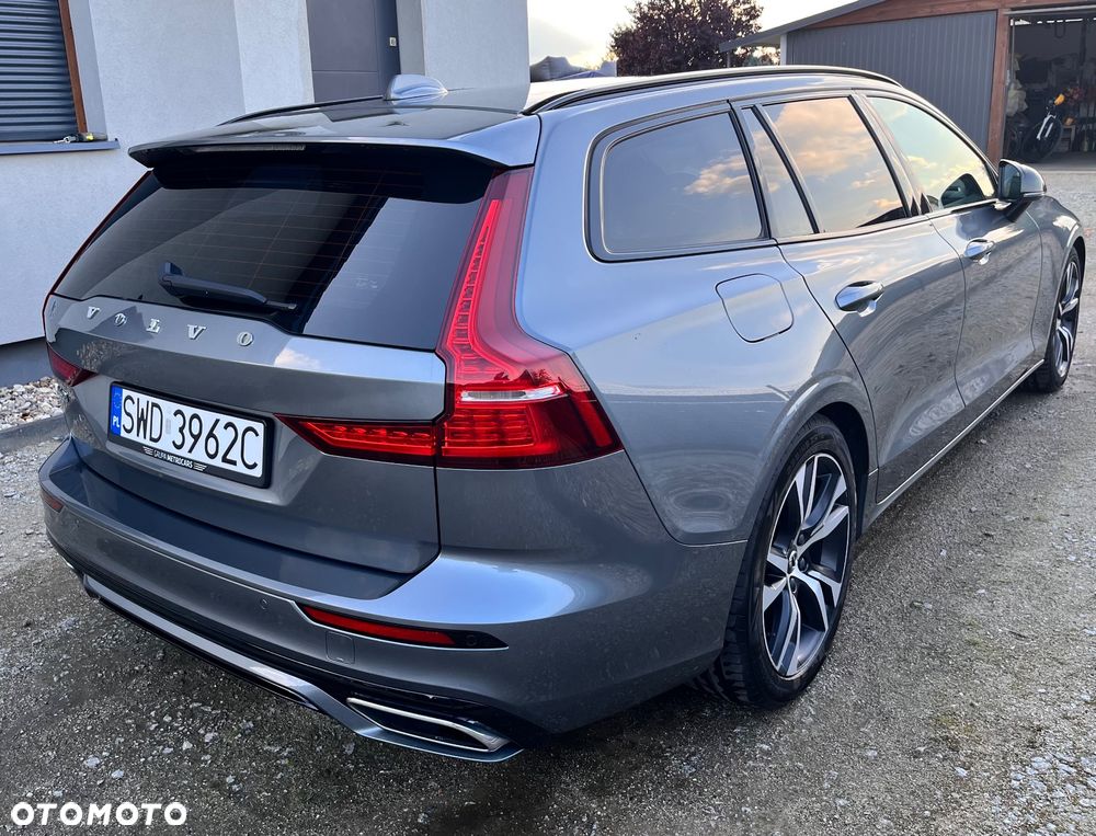 Volvo V60 B4 B R-Design - 6