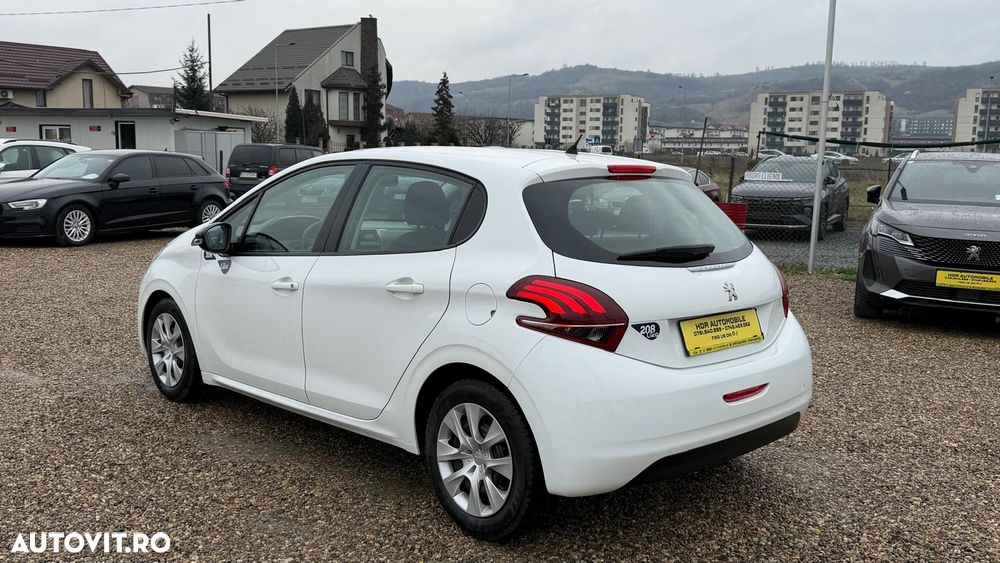 Peugeot 208 PureTech 75 Allure Pack - 13
