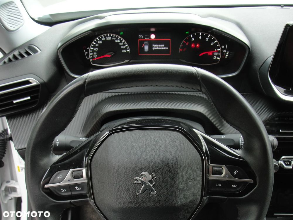 Peugeot 2008 1.2 Pure Tech Allure S&S - 10