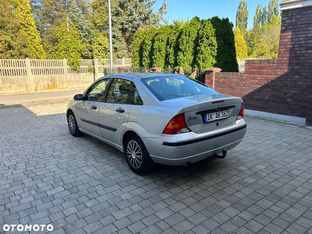 Ford Focus 1.6 Ghia - 4