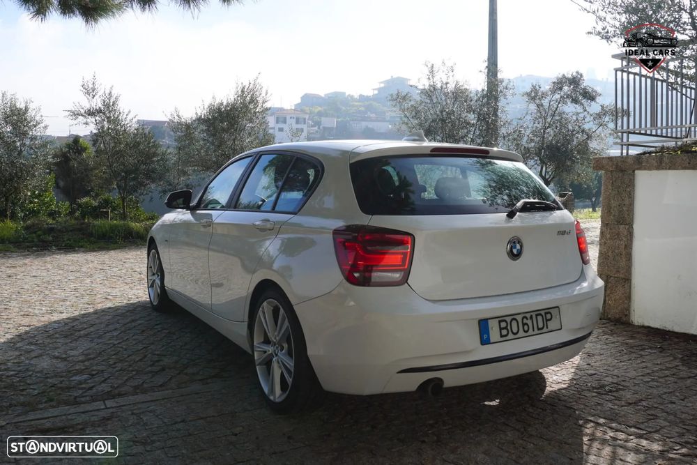 BMW 118 d Sport Line - 2