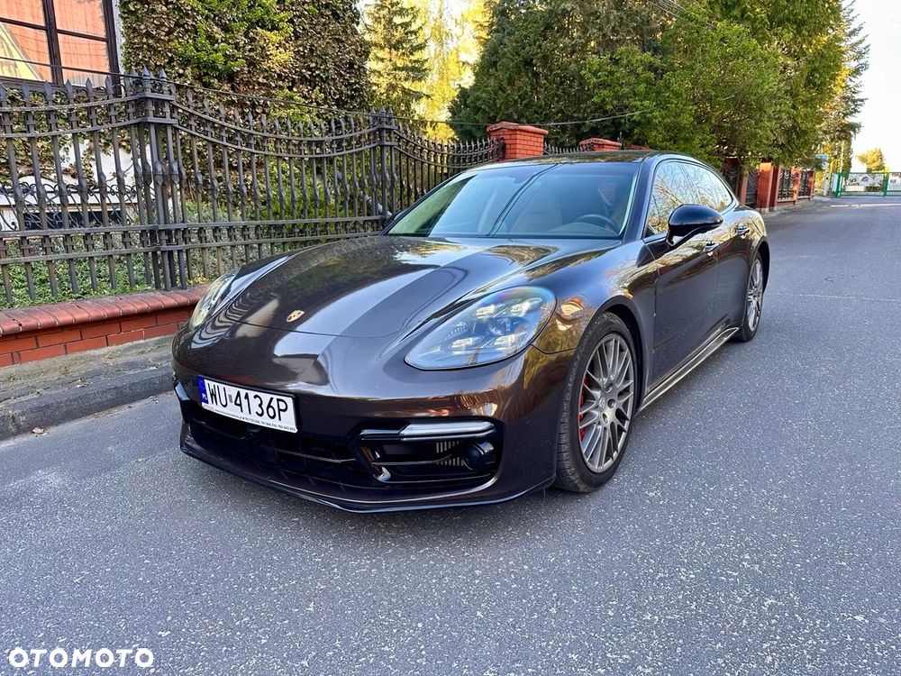 Porsche Panamera - 1