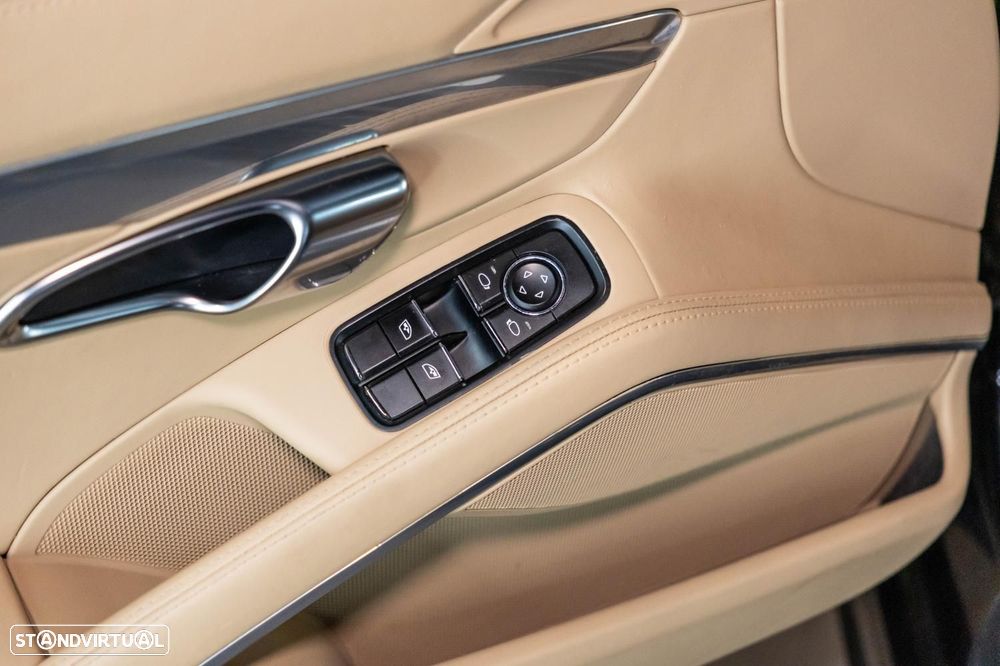 Porsche 911 Série F - 51