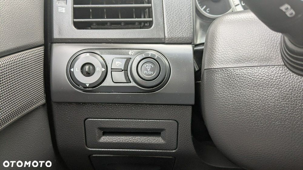 Chevrolet Captiva - 27
