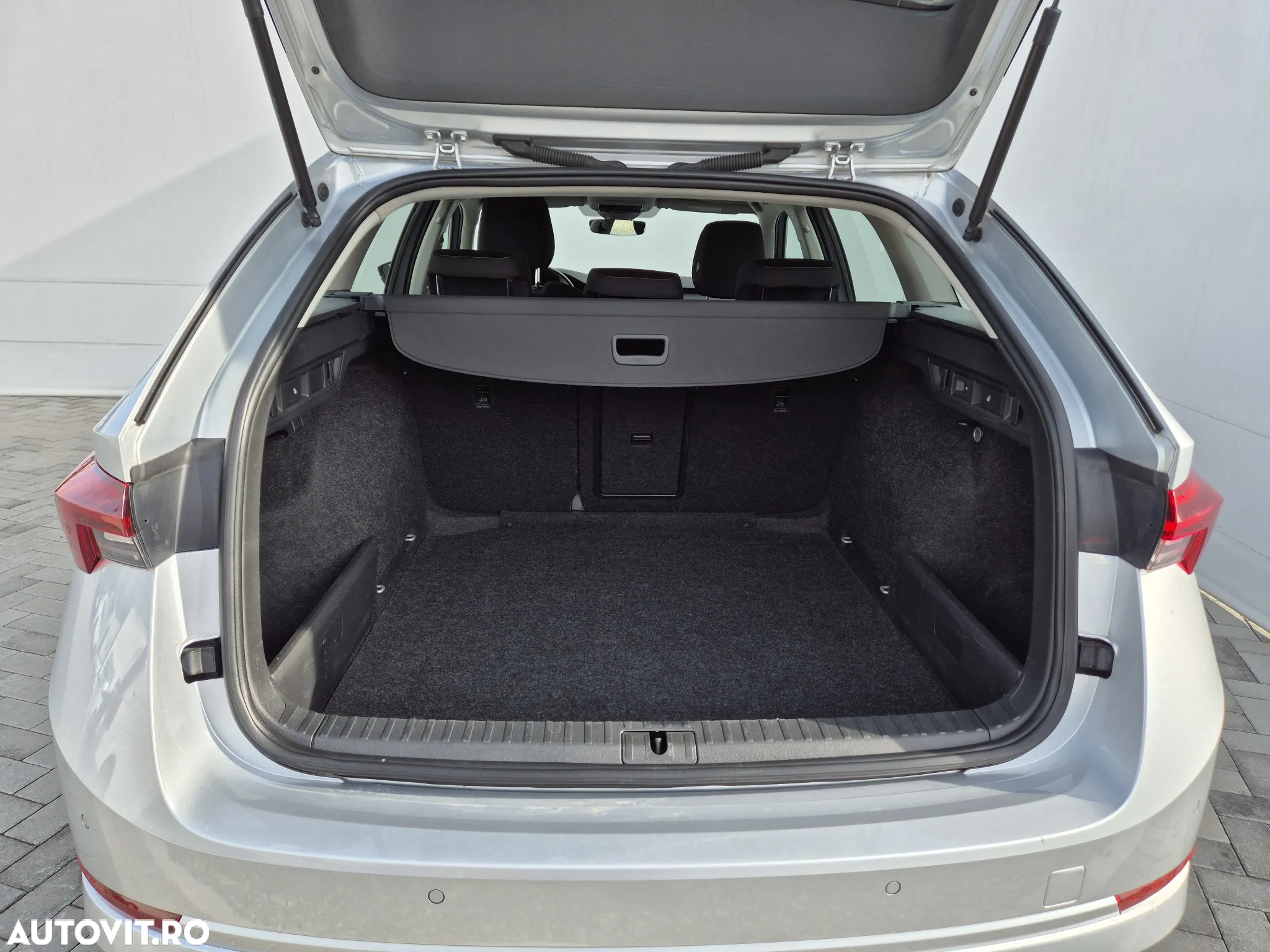 Skoda Octavia Combi Diesel 2.0 TDI DSG Style - 33