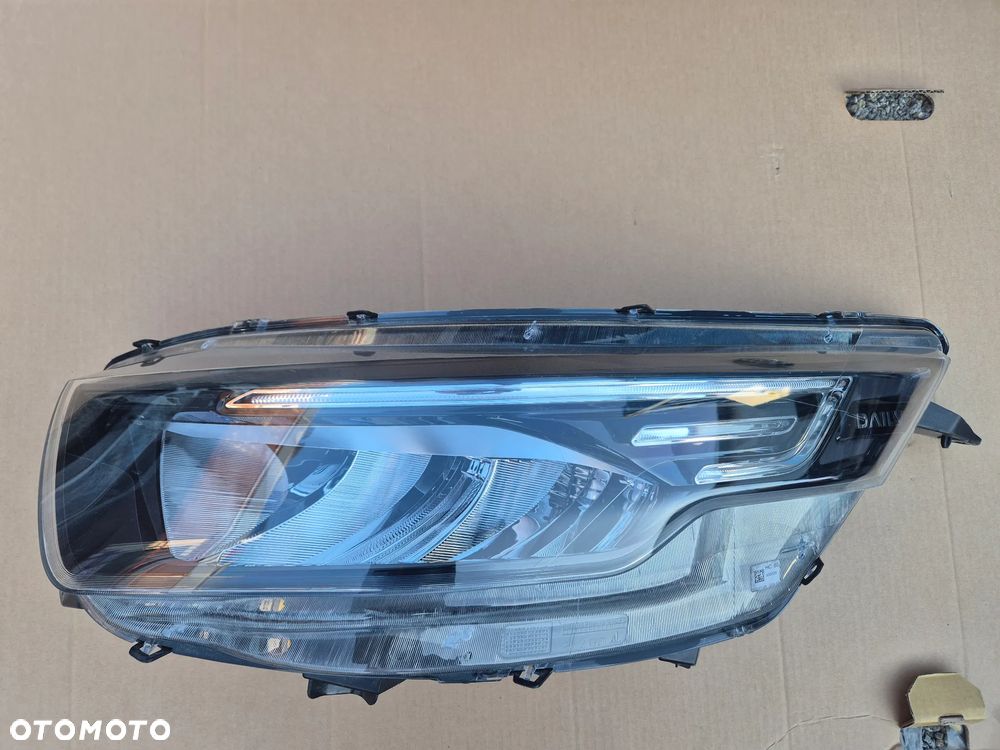 Iveco Daily lampa lewa.2018-2025.FULL LED.OE. - 1