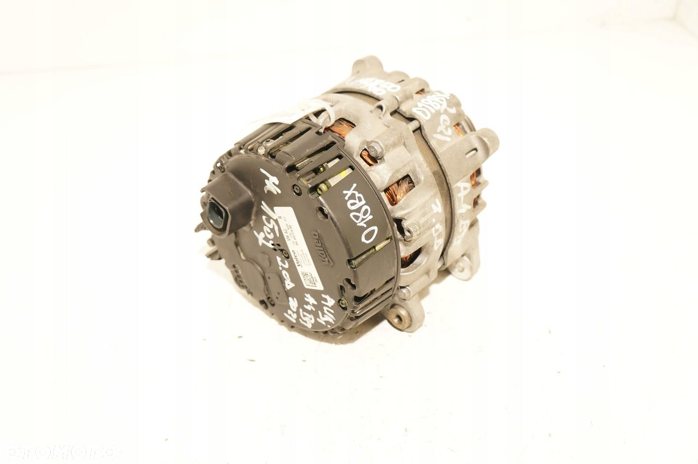ALTERNATOR SILNIKA AUDI A6 C8 A7 A5 8W A4 B9 2,0 TDI 04L903018BX 14V 210A - 2