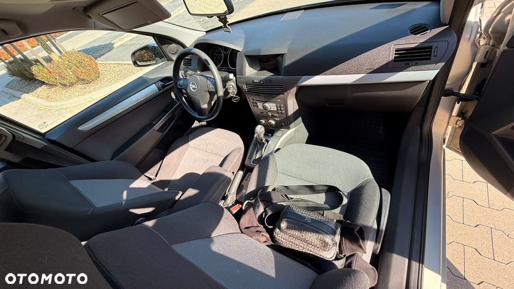 Opel Astra 1.8 Sport - 32
