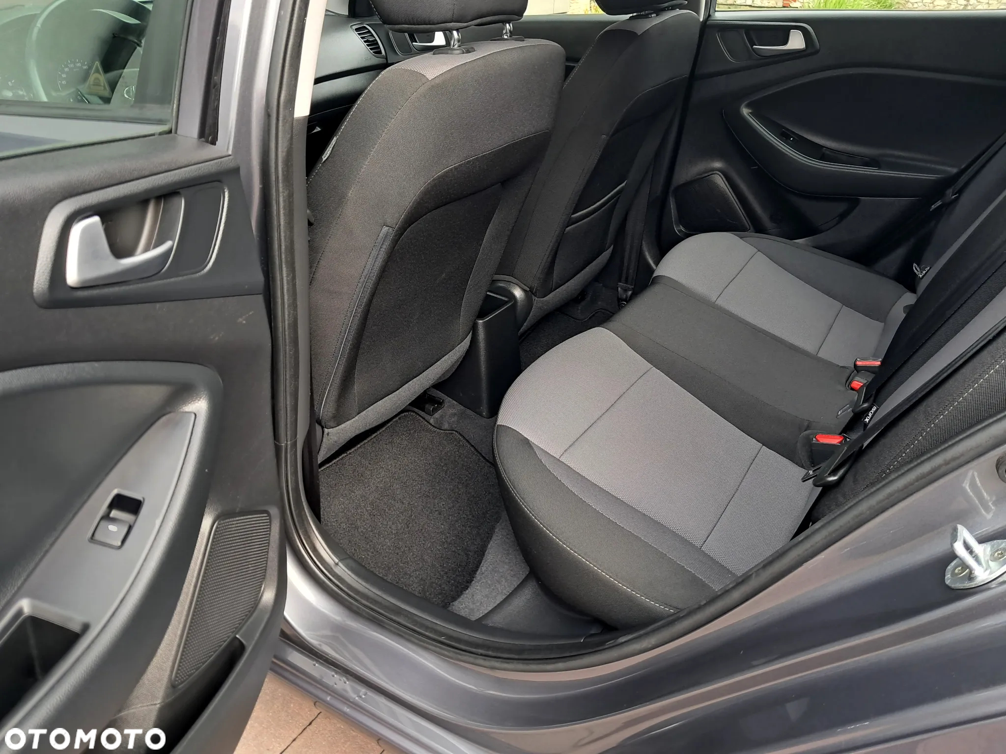 Hyundai i20 blue 1.2 Style - 10