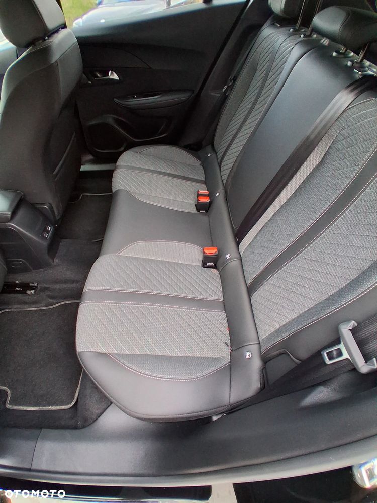 Peugeot 2008 PureTech 130 Allure S&S EAT8 - 16