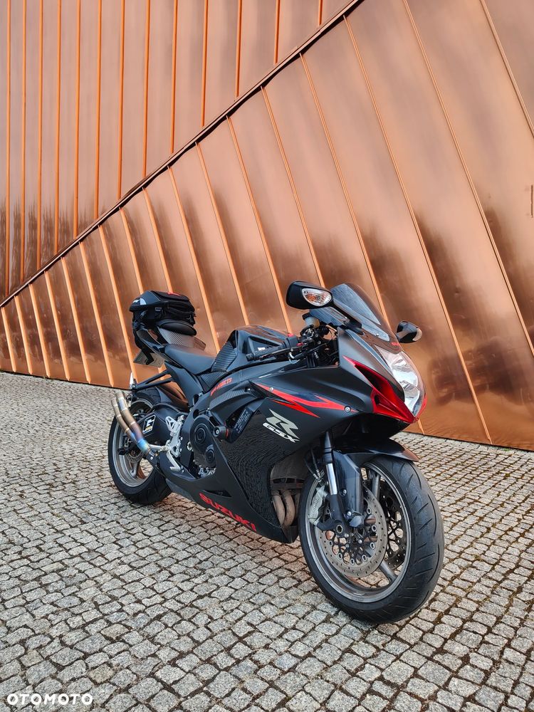 Suzuki GSX-R - 1