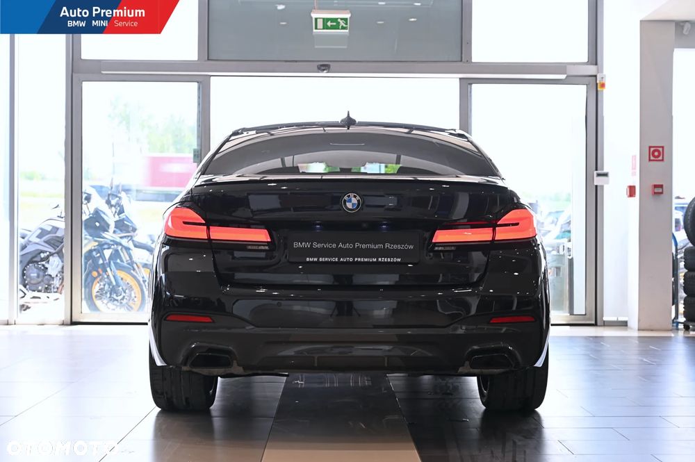 BMW Seria 5 540i xDrive mHEV - 20