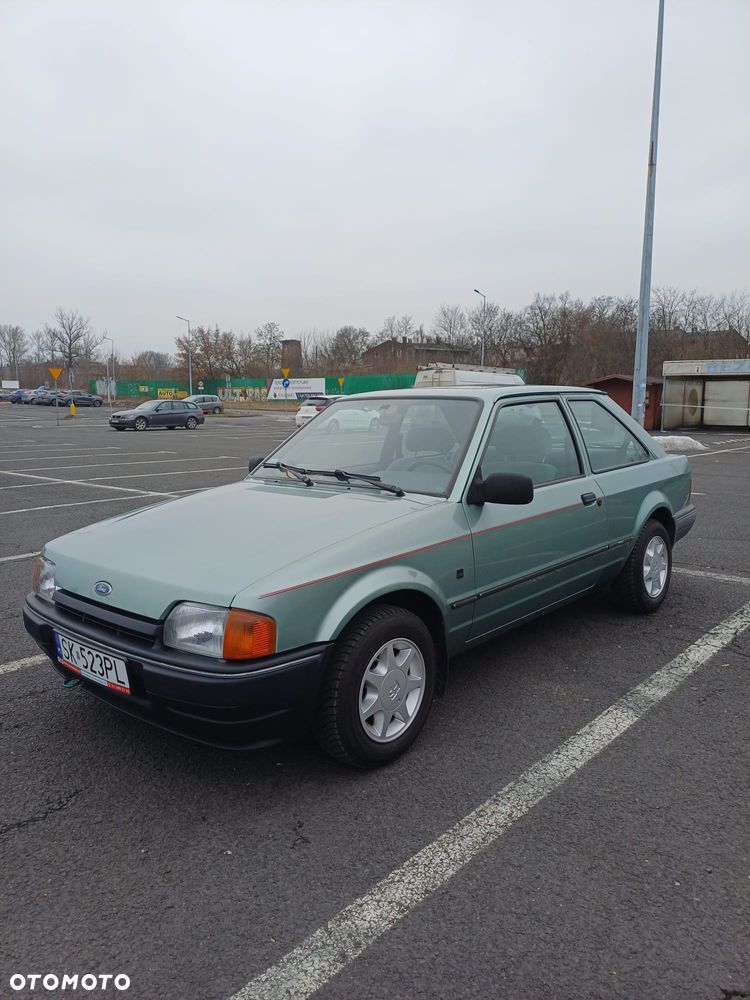 Ford Escort 1.3 C - 4