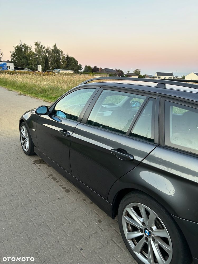 BMW Seria 3 320i Touring - 4