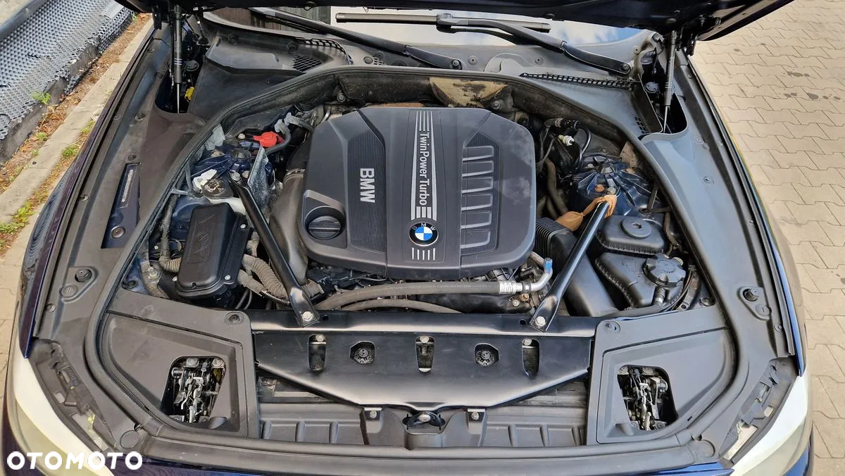 BMW Seria 5 530d xDrive Touring Sport-Aut - 6
