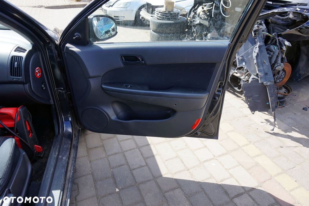 DRZWI PRZEDNIE PRAWE I30 I KOMBI 9F  SZARY HYUNDAI 2007-2010 - 9