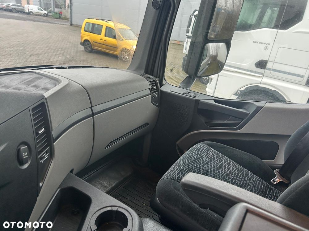 Mercedes-Benz Antos 2535 6x2 // 2017r // 725 tys km - 8