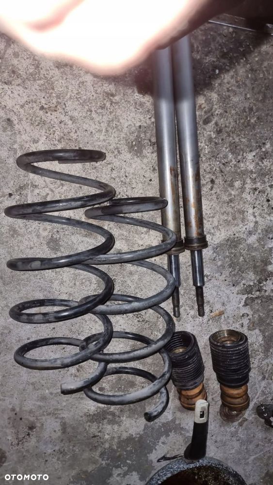 AMORTYZATOR PRZÓD LEWY PRAWY BMW 8 E31 - 4