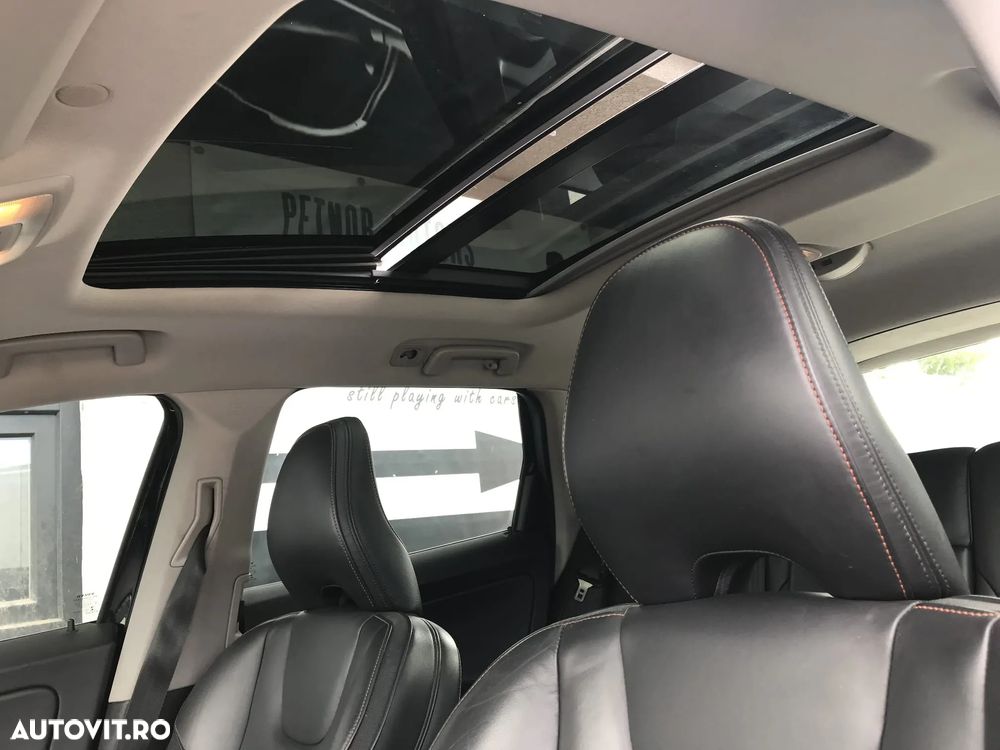 Volvo XC 60 D5 AWD Aut. Ocean Race - 33