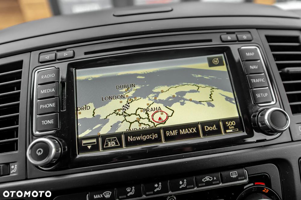 Volkswagen Multivan - 30