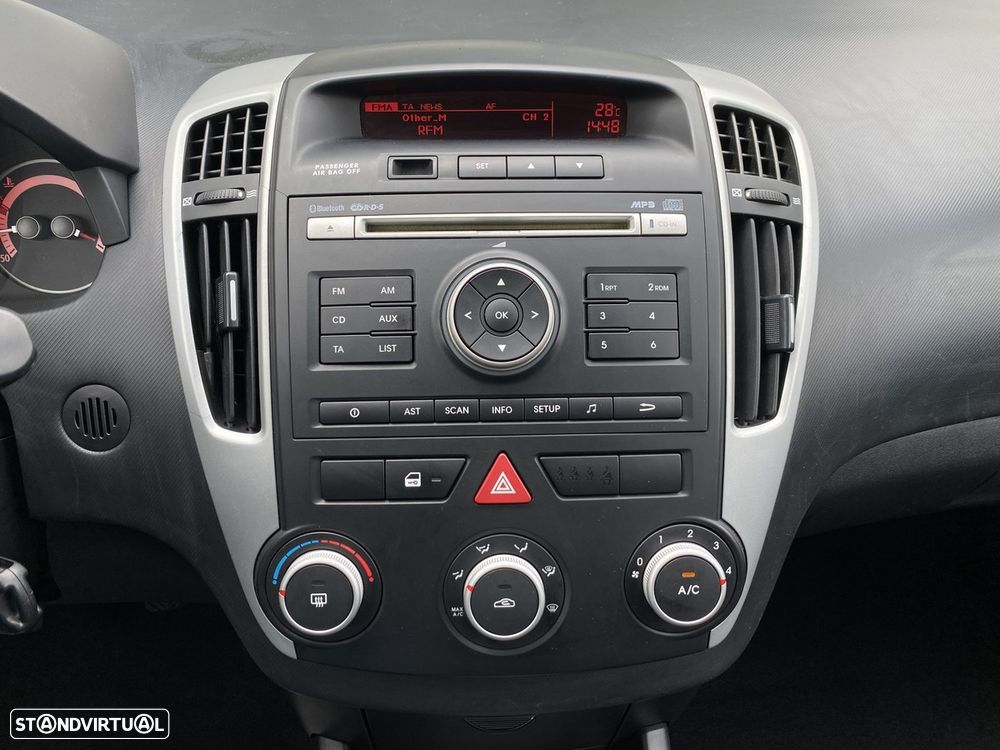 Kia Ceed SW 1.6 CRDi LX ISG - 18