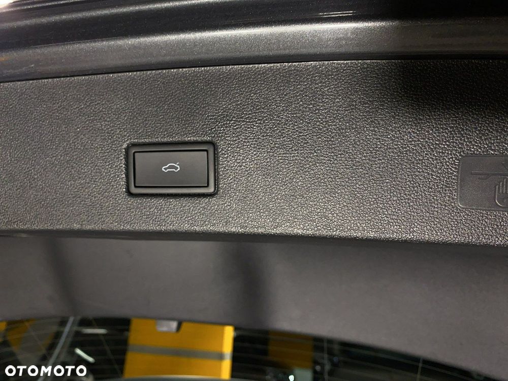 Volkswagen T-Roc - 18