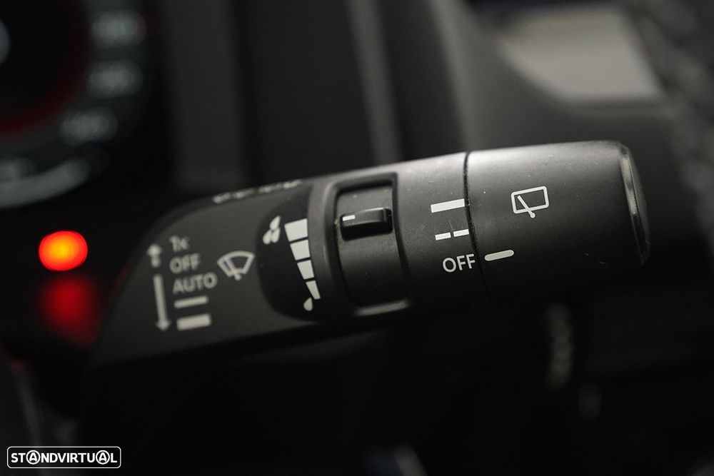 Nissan Qashqai 1.3 DIG-T N-Connecta Xtronic - 18