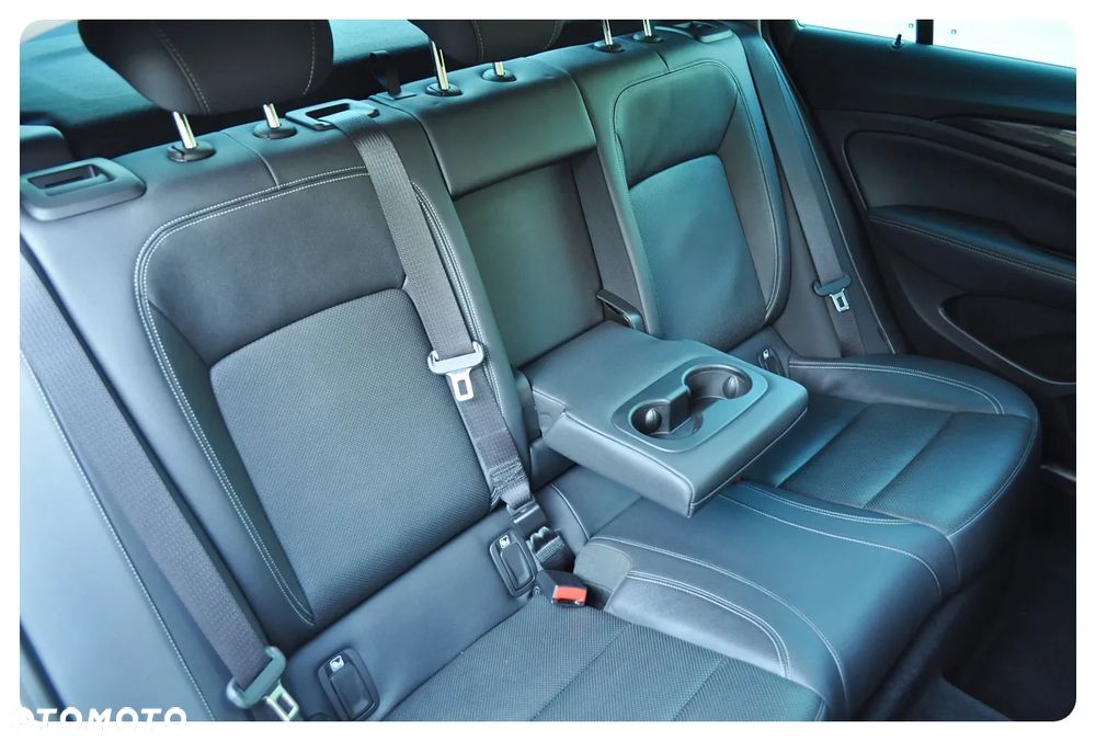 Opel Insignia 2.0 T Business Elegance S&S - 25