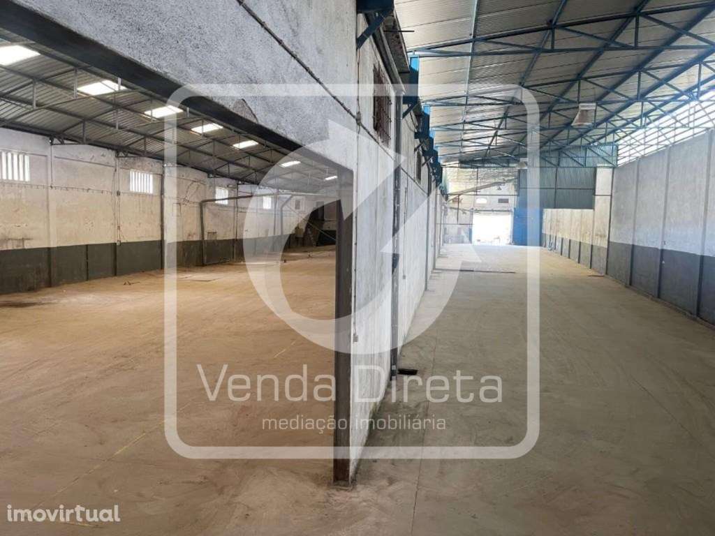 Armazém Industrial de 2 pisos com 2115 m² em Amiais de Baixo, Santa... - Grande imagem: 3/24
