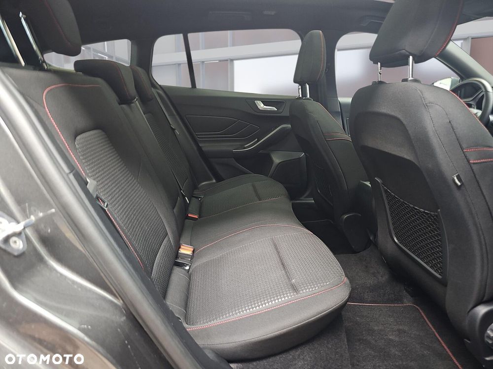 Ford Focus SW 1.0 EcoBoost mHEV ST-Line X - 12