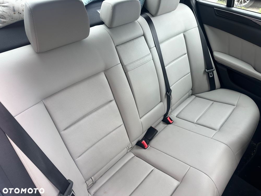 Mercedes-Benz Klasa E 350 CDI DPF 4Matic BlueEFFICIENCY 7G-TRONIC - 21