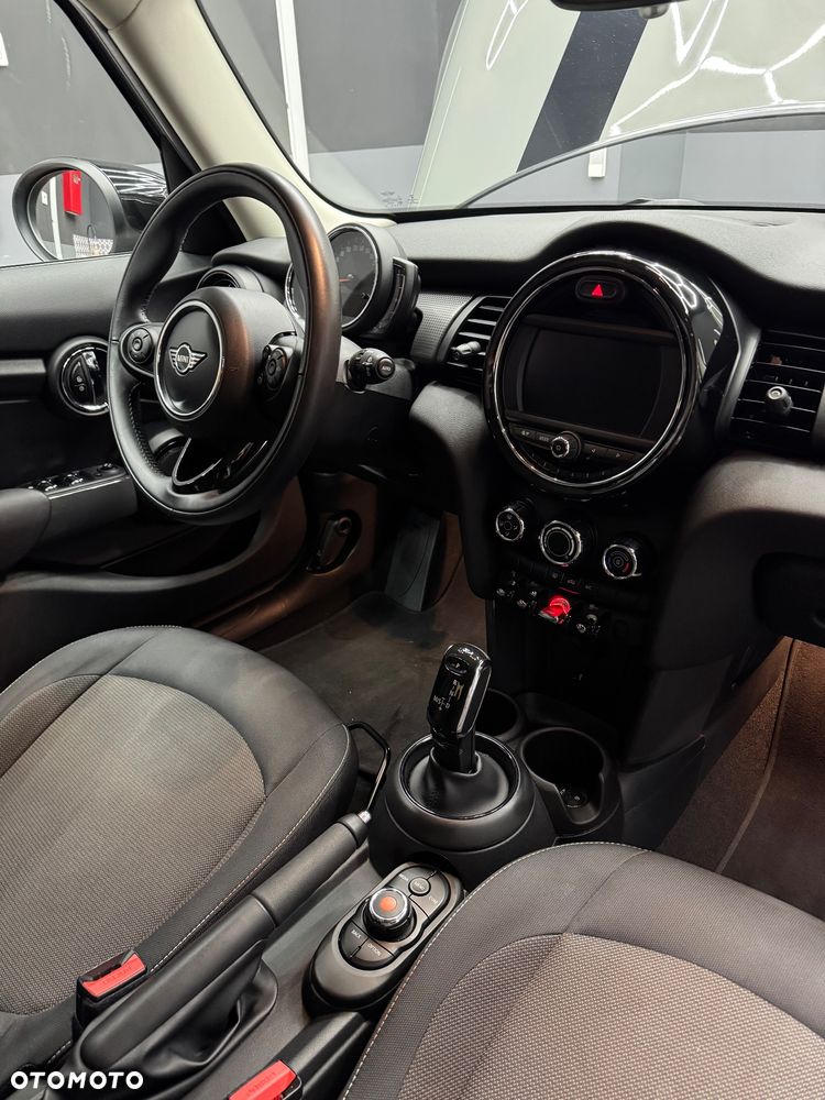 MINI Cooper Classic Trim - 19