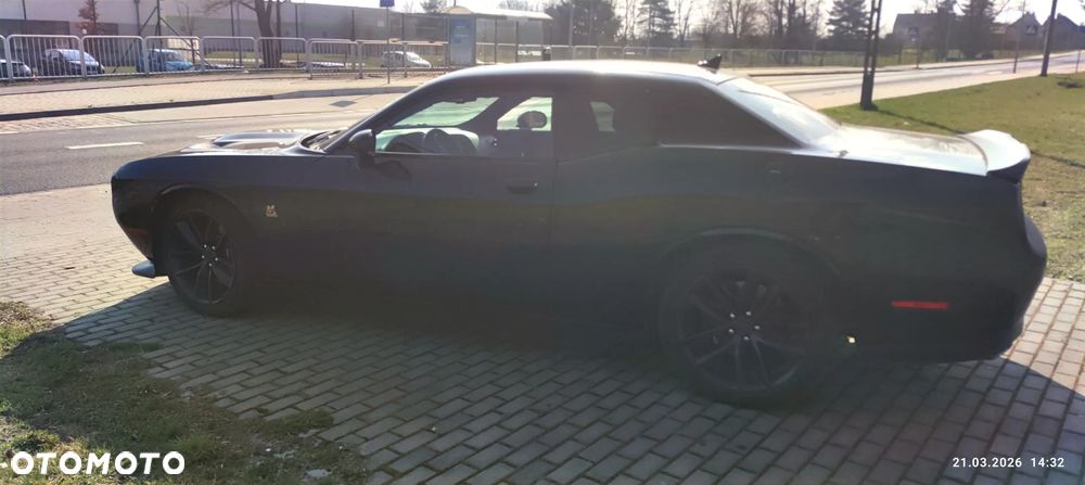 Dodge Challenger 6.4 Scat Pack - 14