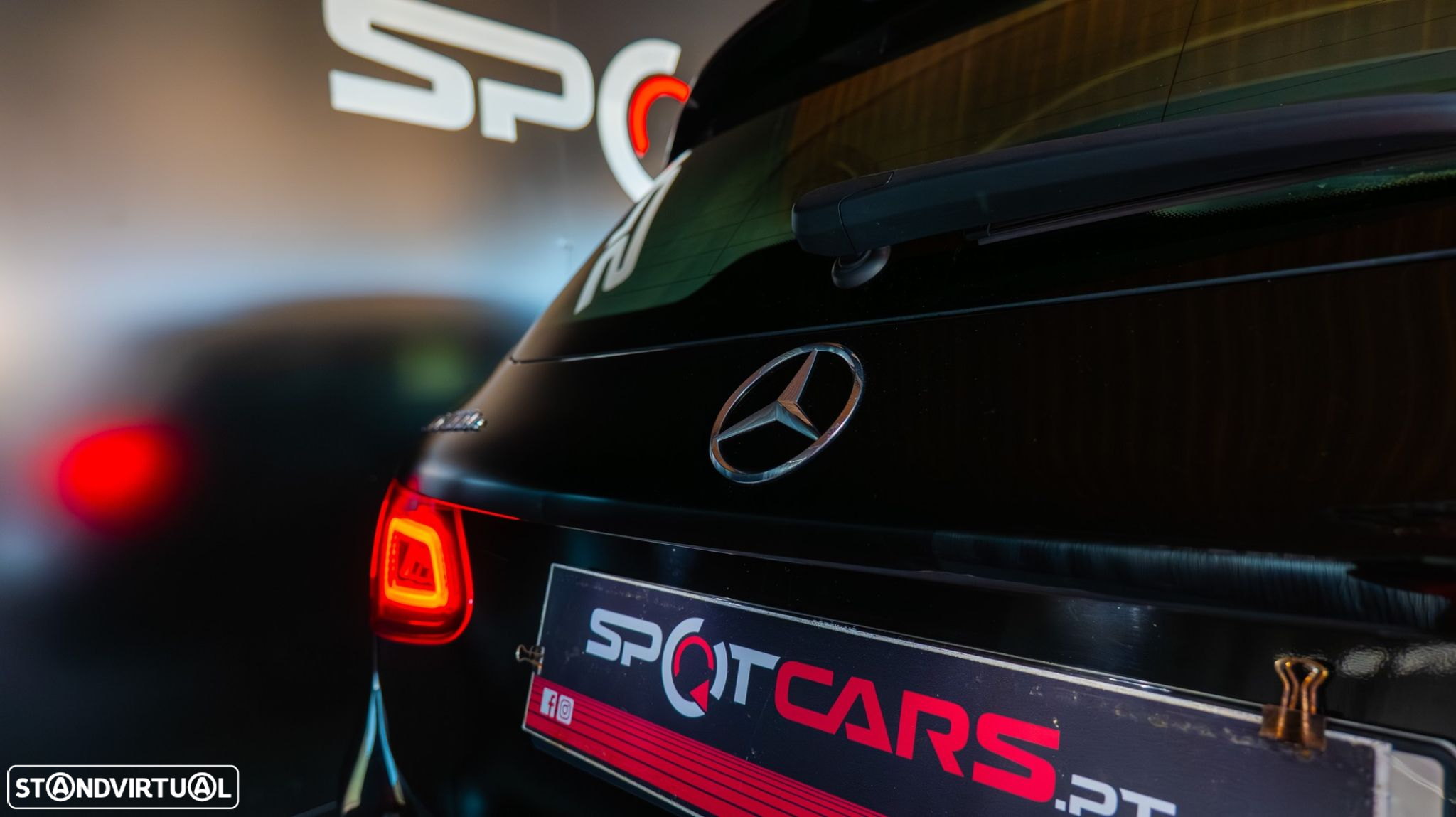Mercedes-Benz GLC 300 e 4Matic 9G-TRONIC AMG Line - 30