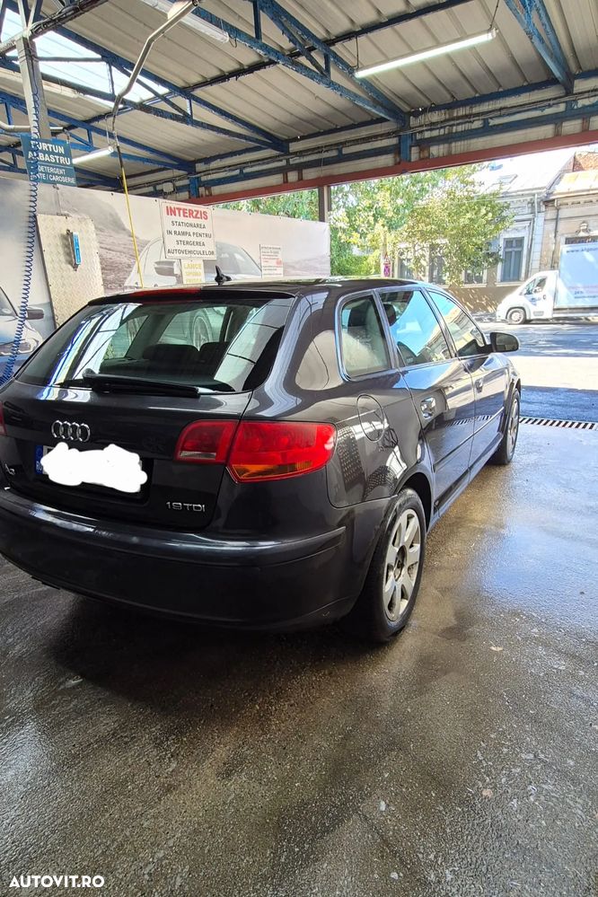 Audi A3 Sportback 1.9 TDI Attraction - 15