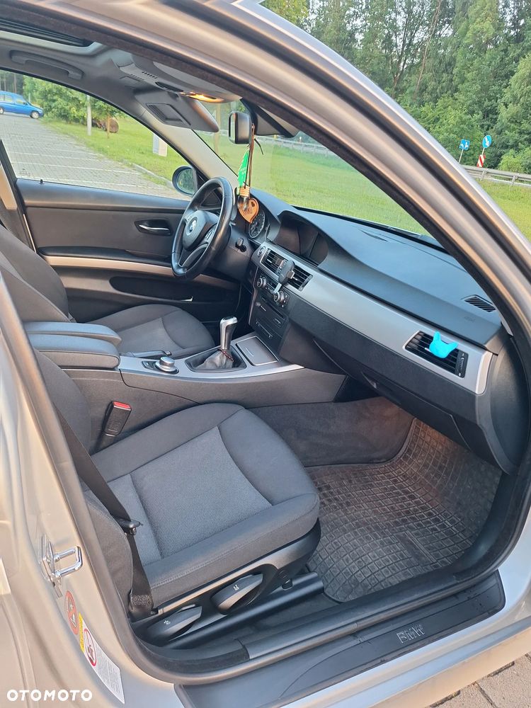 BMW Seria 3 320i - 13