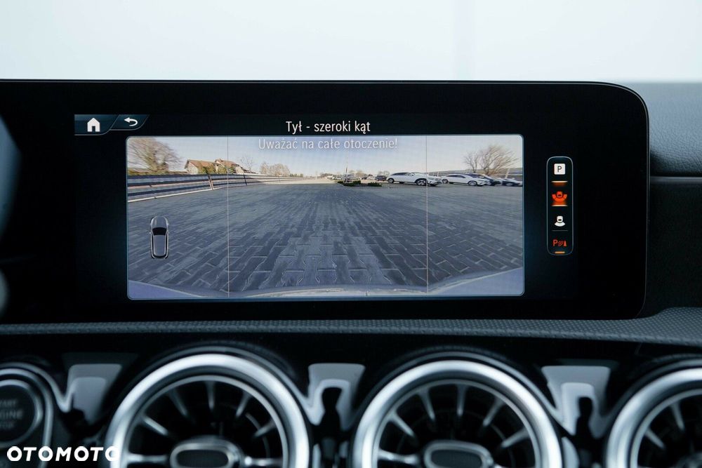Mercedes-Benz Klasa A 35 AMG 4-Matic 7G-DCT - 36