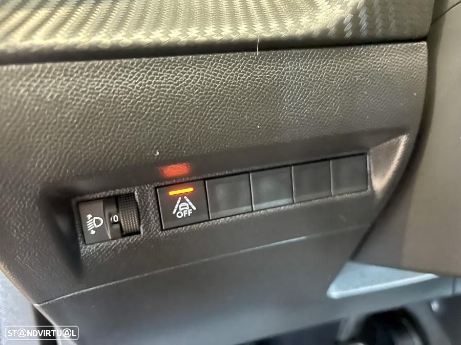 Peugeot 2008 1.2 PureTech Active Pack EAT8 - 12