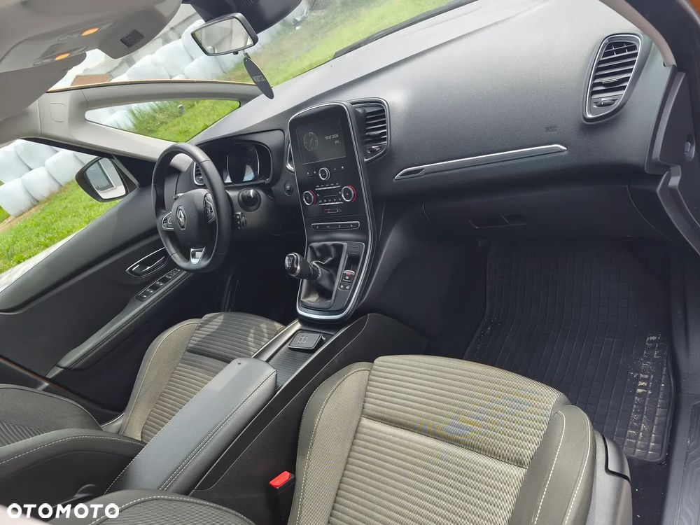 Renault Scenic - 11