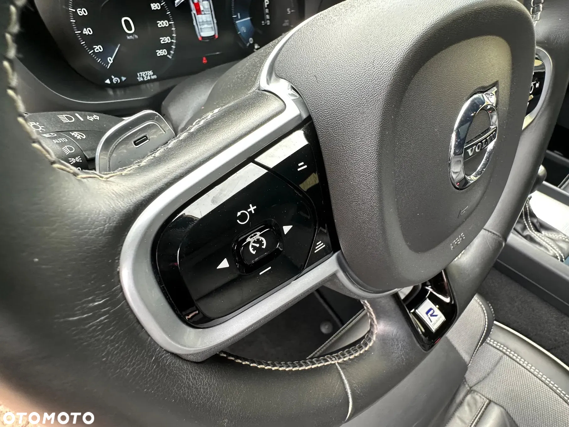Volvo XC 60 D4 R-Design - 31