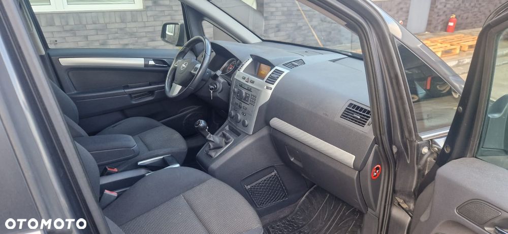 Opel Zafira 1.8 Sport - 13