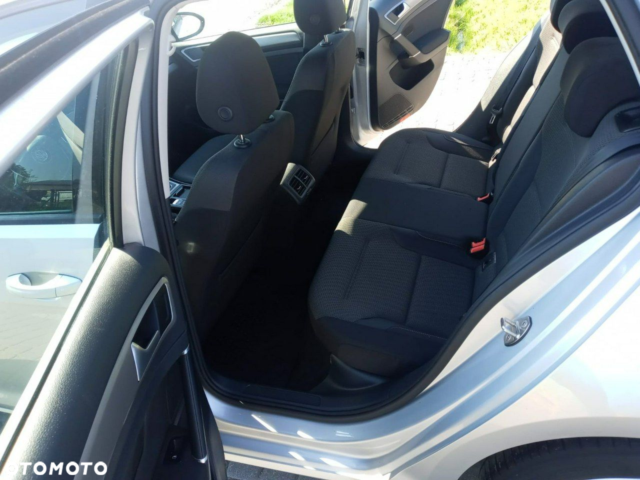 Volkswagen Golf 1.2 TSI BlueMotion Technology Comfortline - 11
