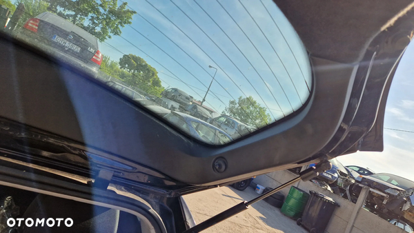 OPEL ASTRA H HB OSŁONA PRAWA KLAPY TYŁ