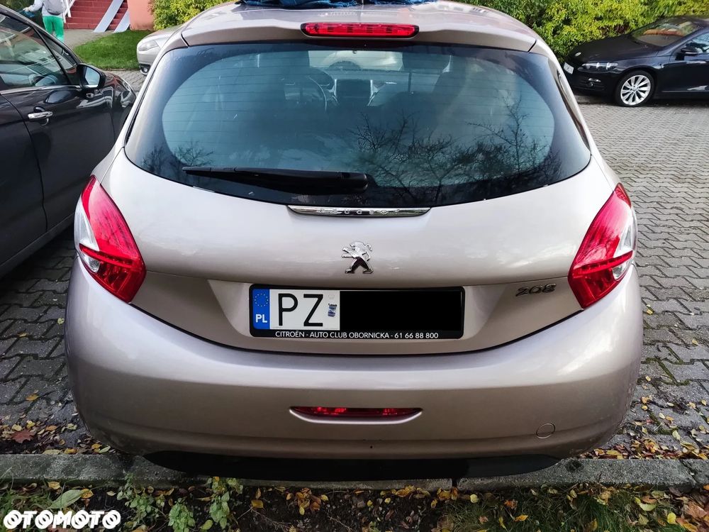 Peugeot 208 1.2 PureTech Active - 12
